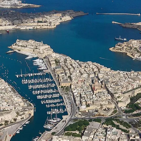 Near Waterfront شقة بيرغو